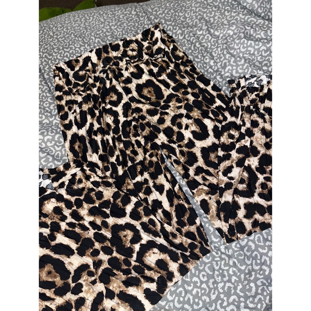 Leopard gauchos